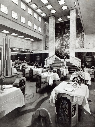 Speisesaal im Ozeandampfer Ile de France, 1926 von French Photographer
